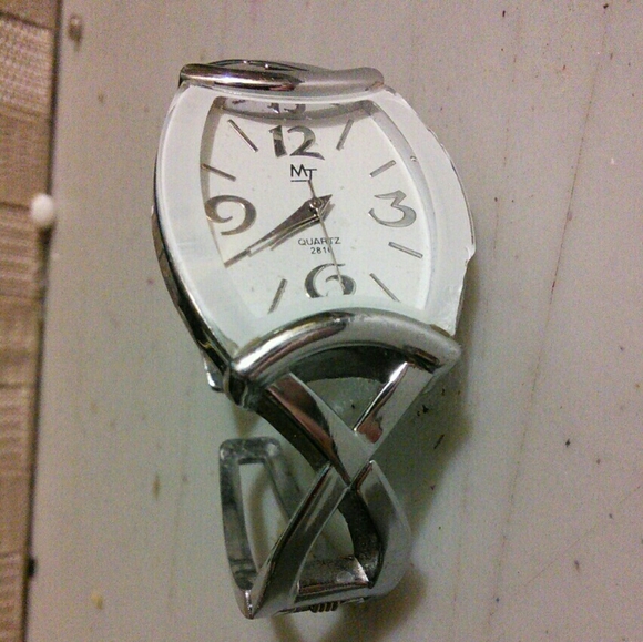 Bracelets - Picture 5 of 10